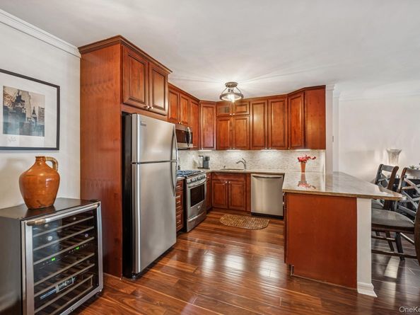 18-15 215th Street 9J, Bayside NY 11360