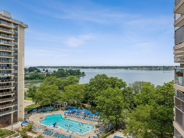 18-15 215th Street 9J, Bayside NY 11360