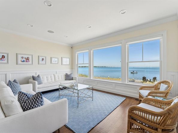 9 Shinnecock Road, East Quogue NY 11942