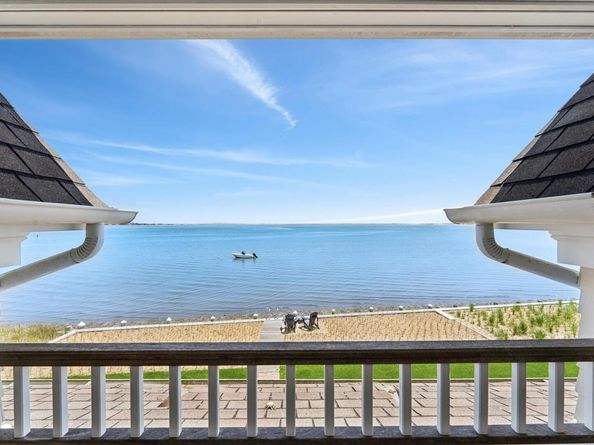 9 Shinnecock Road, East Quogue NY 11942