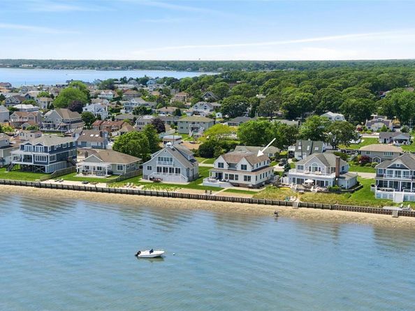9 Shinnecock Road, East Quogue NY 11942