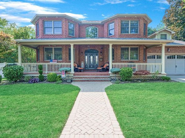 942 Putnam Avenue, Merrick NY 11566