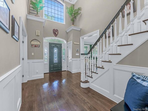 942 Putnam Avenue, Merrick NY 11566