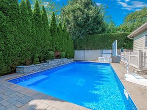 942 Putnam Avenue, Merrick NY 11566