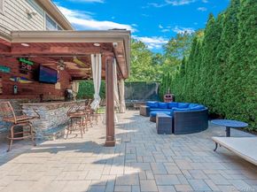 942 Putnam Avenue, Merrick NY 11566