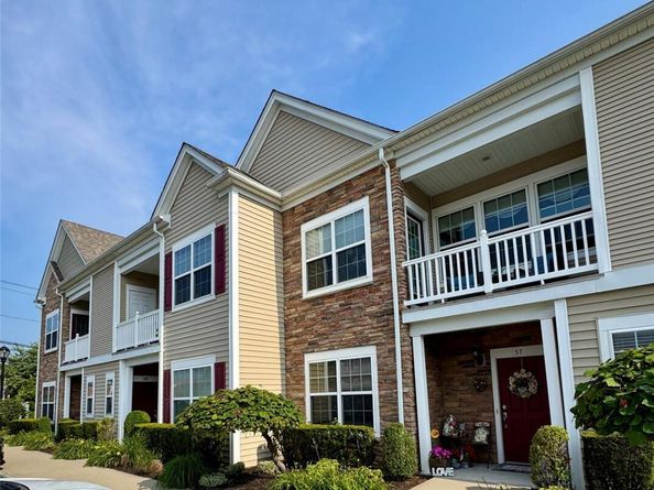 59 Wexford Lane, Oceanside NY 11572