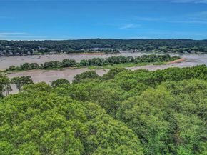 25 Spring Hollow Road, Centerport NY 11721