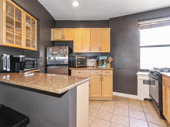 4 Townhouse Place 3H, Great Neck NY 11021