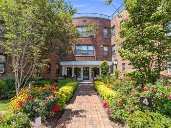 4 Townhouse Place