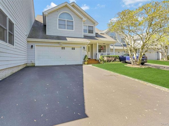 3 Crescent Court 3, Centerport NY 11721
