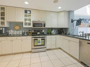 3 Crescent Court 3, Centerport NY 11721