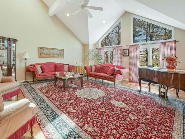 3 Crescent Court 3, Centerport NY 11721