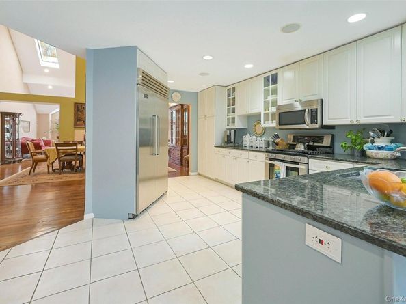 3 Crescent Court 3, Centerport NY 11721