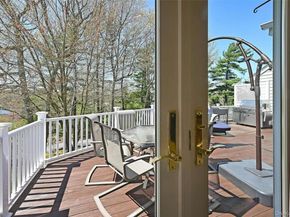 3 Crescent Court 3, Centerport NY 11721