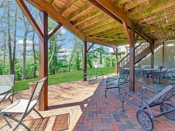 3 Crescent Court 3, Centerport NY 11721