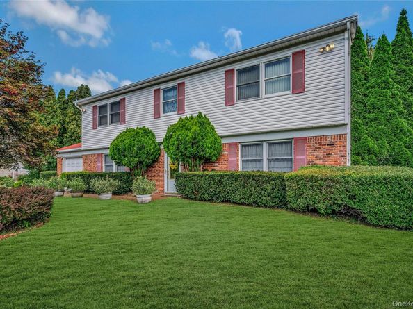 18 Long Meadow Place, South Setauket NY 11720
