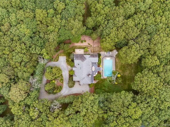 48 Douglas Court, Hampton Bays NY 11946