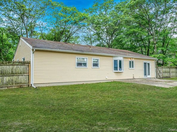 9 Fenwick Avenue, Farmingville NY 11738
