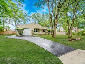 9 Fenwick Avenue, Farmingville NY 11738