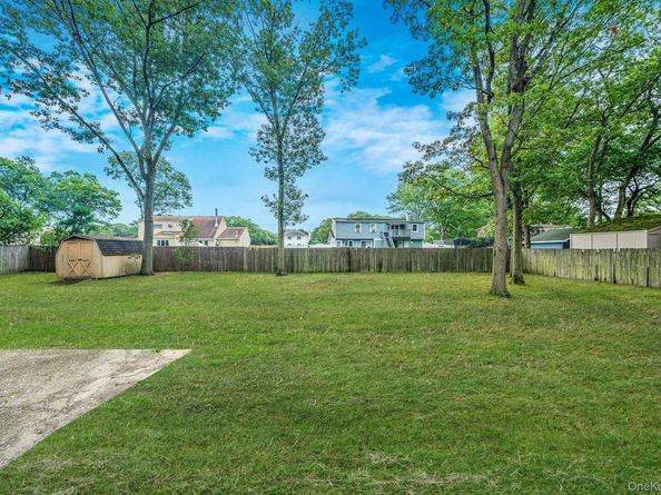 9 Fenwick Avenue, Farmingville NY 11738