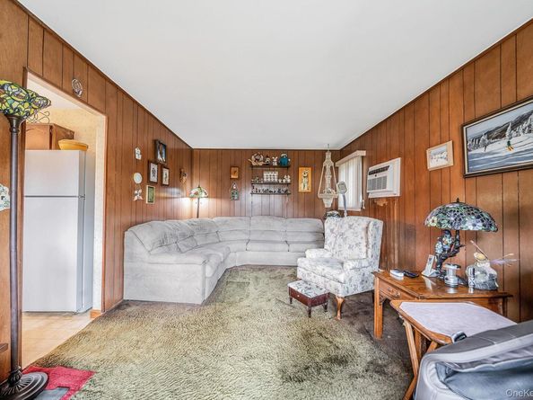 9 Fenwick Avenue, Farmingville NY 11738