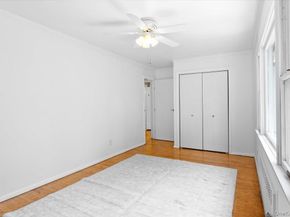 13 Potters Court, Great Neck NY 11024