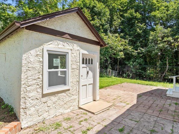 13 Potters Court, Great Neck NY 11024