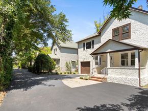 13 Potters Court, Great Neck NY 11024