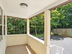 13 Potters Court, Great Neck NY 11024
