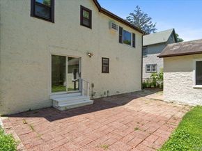 13 Potters Court, Great Neck NY 11024