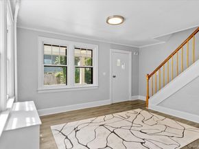 13 Potters Court, Great Neck NY 11024