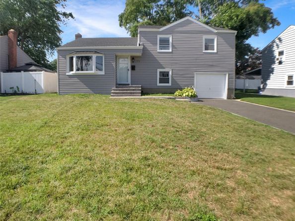 271 Lincoln Avenue, Roosevelt NY 11575