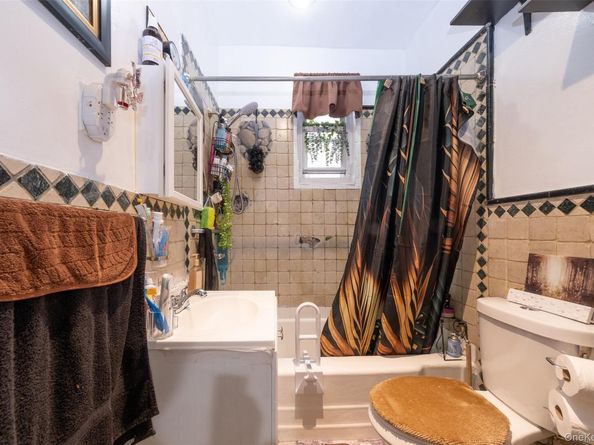 2541 Holland Avenue, Bronx NY 10467