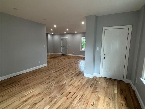 219-06 101 Ave., Queens Village NY 11429-1610