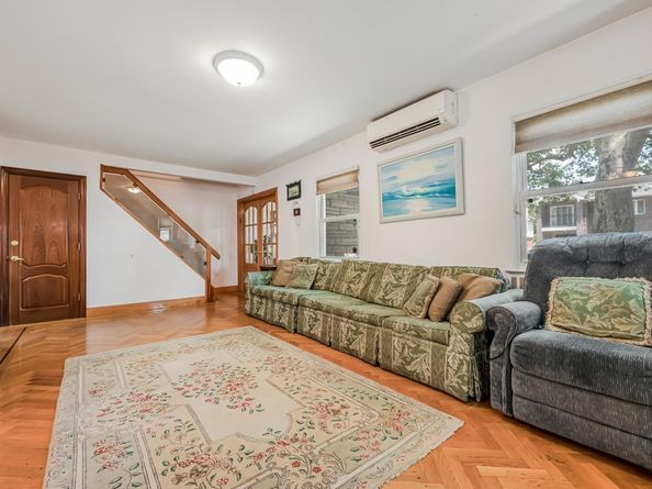 7562 177th Street, Fresh Meadows NY 11366