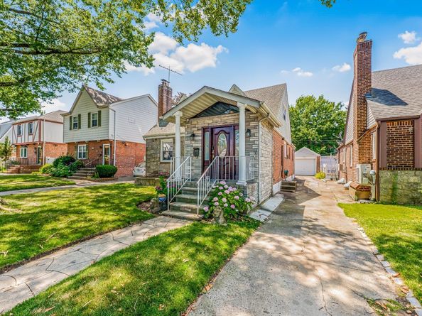 7562 177th Street, Fresh Meadows NY 11366