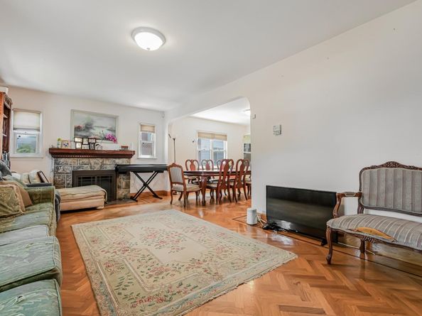 7562 177th Street, Fresh Meadows NY 11366