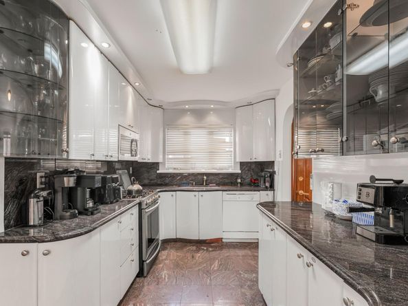 7562 177th Street, Fresh Meadows NY 11366