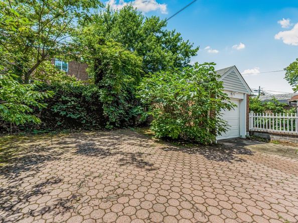7562 177th Street, Fresh Meadows NY 11366