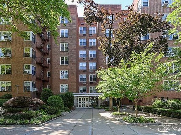 209-80 18th Avenue 2G, Bayside NY 11360