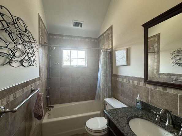 162-11 12nd Ave, Beechhurst NY 11357