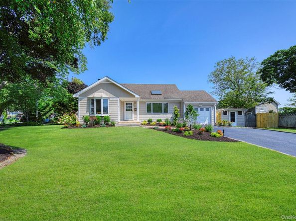 2 Bay Place, Bay Shore NY 11751