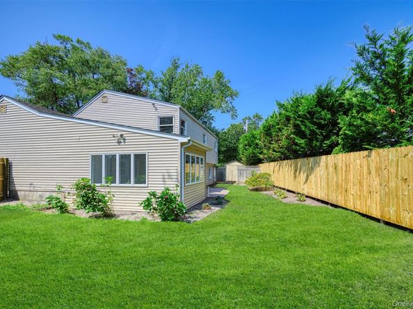 2 Bay Place, Bay Shore NY 11751
