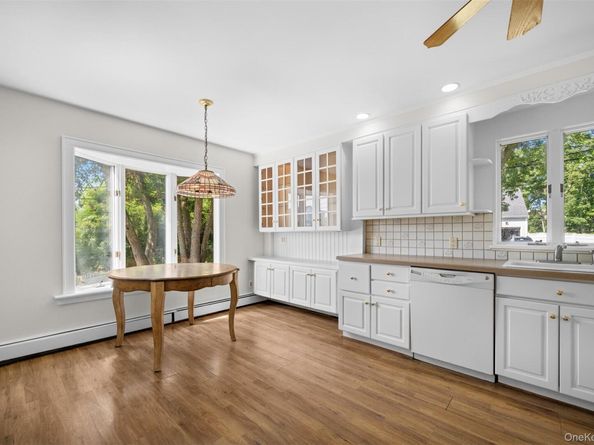 2 Bay Place, Bay Shore NY 11751