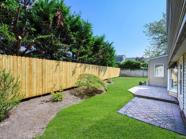 2 Bay Place, Bay Shore NY 11751