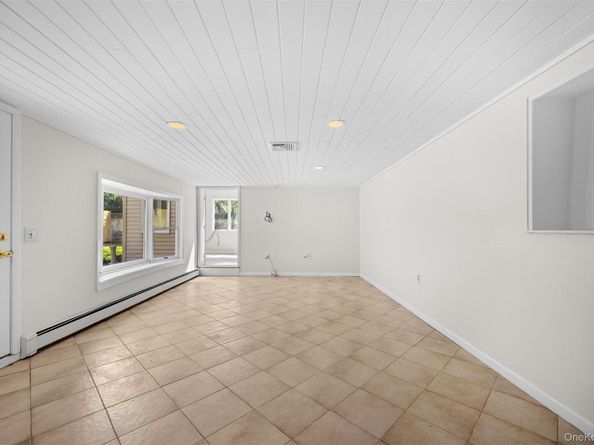 2 Bay Place, Bay Shore NY 11751