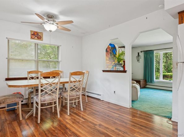 225 Chichester Ave, Center Moriches NY 11934