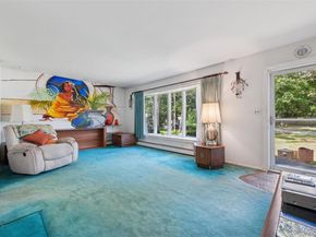 225 Chichester Ave, Center Moriches NY 11934