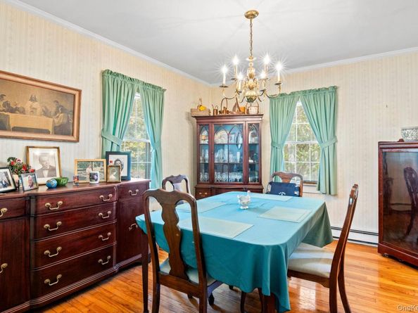 651 Sayville Avenue, Sayville NY 11782