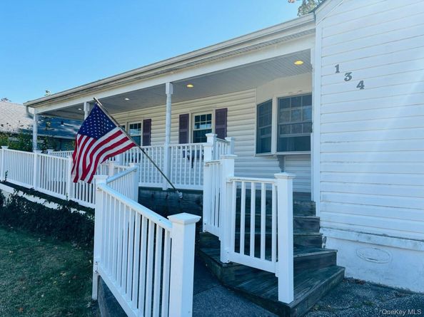134 Veronica Lane, North Babylon NY 11703